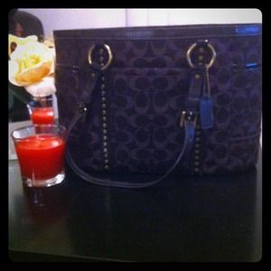 Authentic coach bag..barely use in great condition