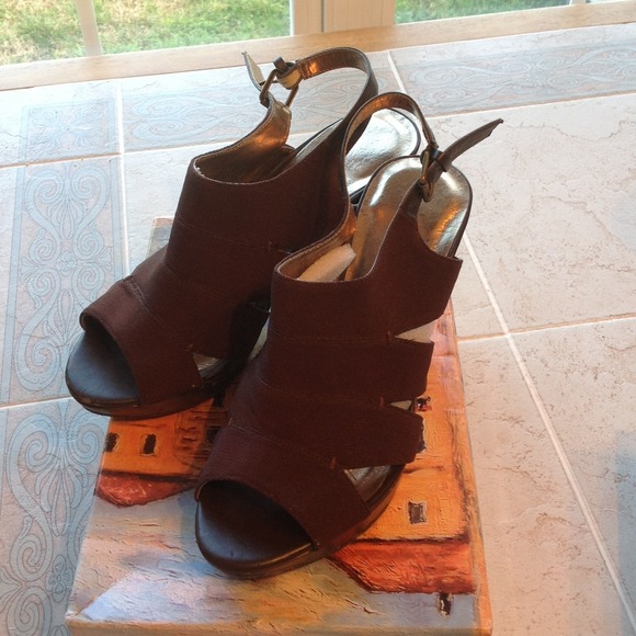 Brown Cloud walker size 11 Wide