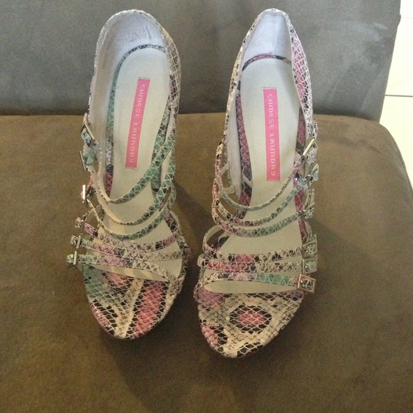 Chinese Laundry Shoes - 🚫NO LONGER AVAILABLE🚫Buckle sandal heel