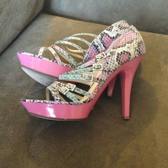 🚫NO LONGER AVAILABLE🚫Buckle sandal heel - Picture 3 of 5