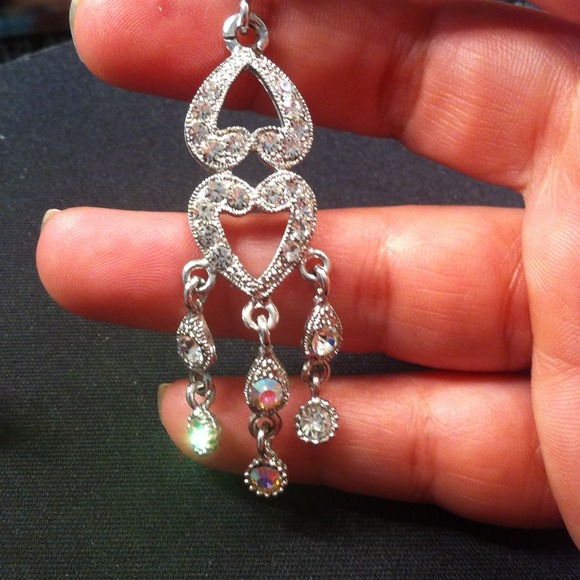 Earings - Picture 3 of 3