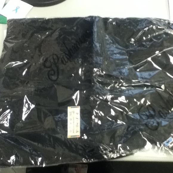 Black Pashmina scarf