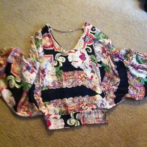 Cute Top deep V in the back