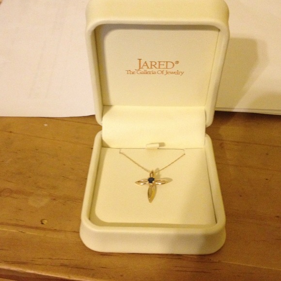 10 k gold necklace with sapphire