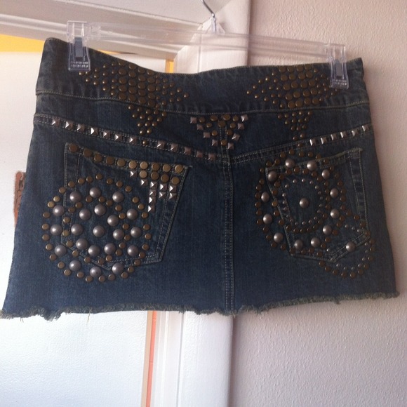 Studded Mini - Picture 4 of 4