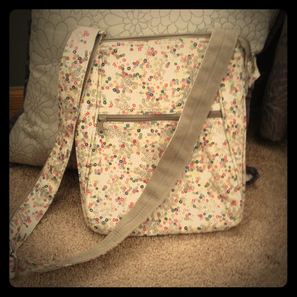 Thirty one cross body bag