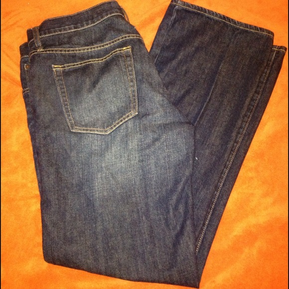 Men's old navy dark wash jeans. New, worn once