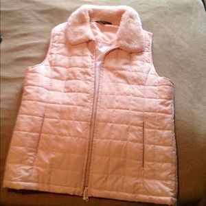 Medium pink puffer vest with faux fur trim