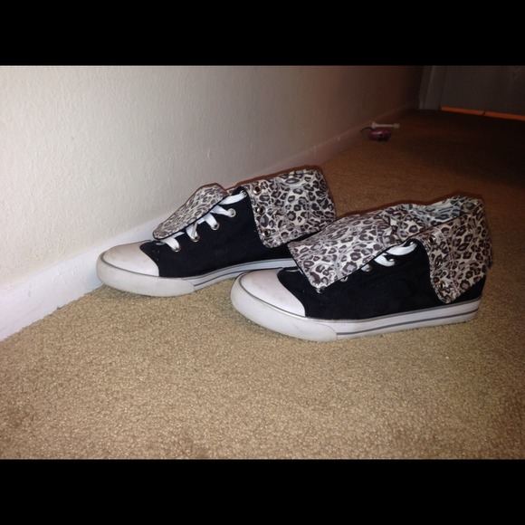 Coach shoes size 7. High or low top - Picture 3 of 3