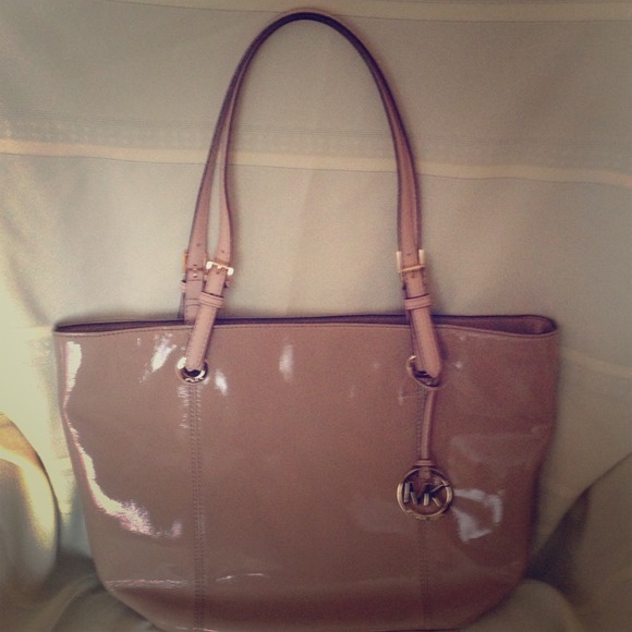 💖💖Authentic Michael Kors Handbag!!!