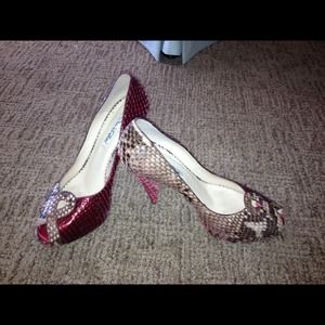 Oscar de la Renta red snakeskin peep toe pumps