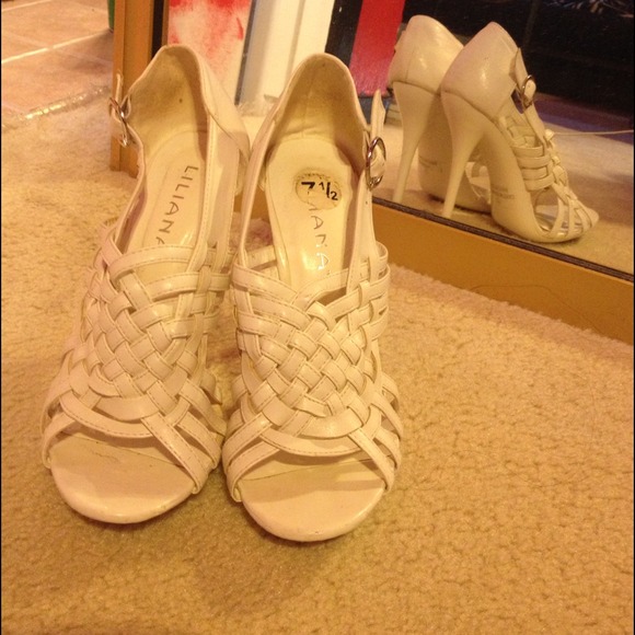 ✂✂reduced✂✂White cute summer heels