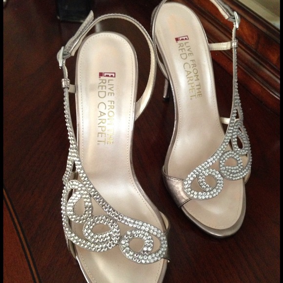 ๐บDazzling! Live from red carpet, fancy sling ๐บ - Picture 2 of 4