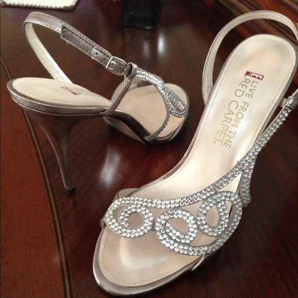 ๐บDazzling! Live from red carpet, fancy sling ๐บ - Picture 3 of 4