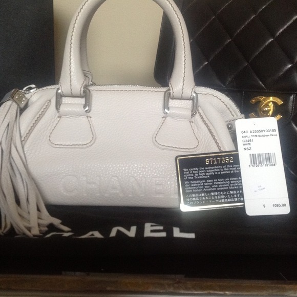 Chanel handbag - small (29cm) white