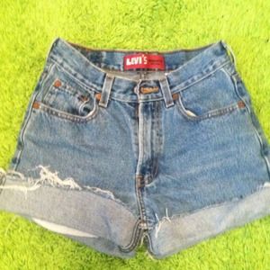 HighWasted Levi Light Denim Wash Shorts