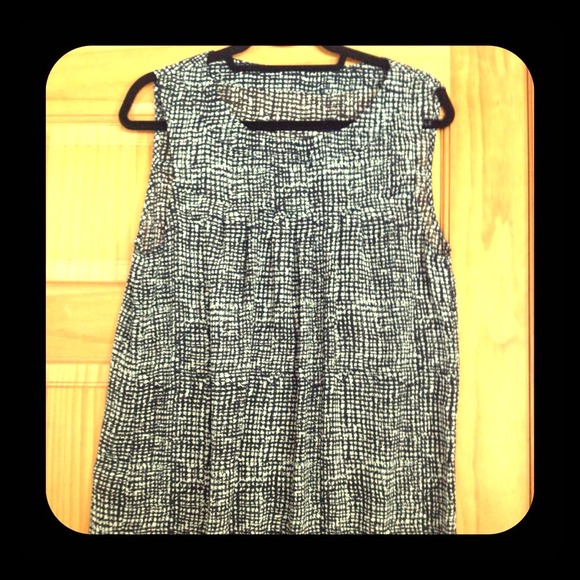 ~ SOLD ~  Adorable sleeveless top.