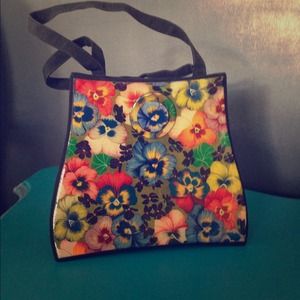 Vintage Hand Purse/Clutch with beautiful flowers