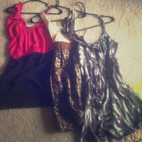 Three medium dresses - Picture 1 of 4