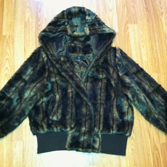 🔴On Sale🔴Rachel Zoe Faux Fur Bomber Jacket🎀