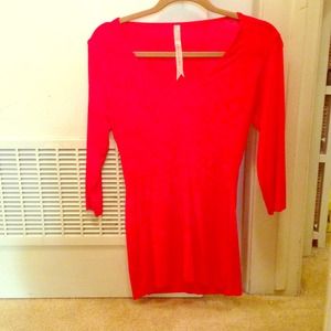 Bailey 44 red 3/4 sleeve top
