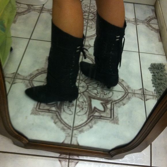 Vintage boots ON HOLD FOR CRYSTALINELOVES - Picture 3 of 4