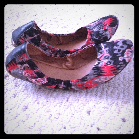 Brand New Lucky Brand Emmie flats!