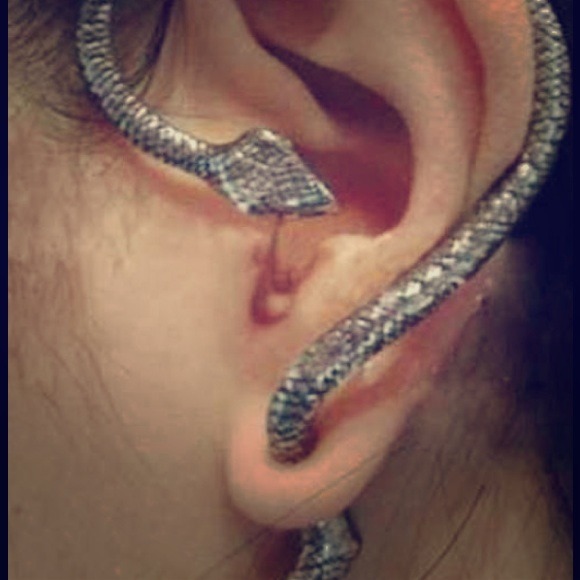 Snake ear cuff