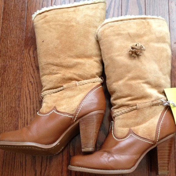 Vintage boots size 6....