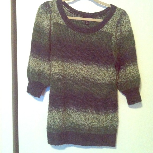 ❌Sold❌ H&M cozy green sweater