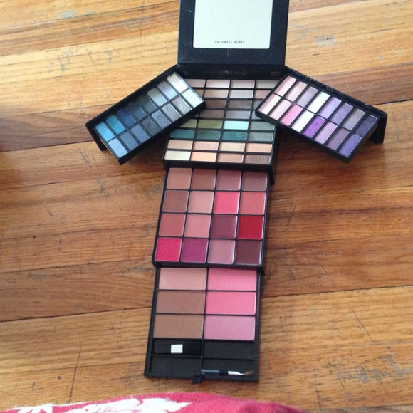 Victoria secrets makeup pallet
