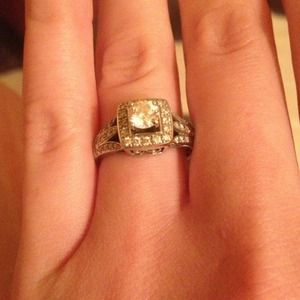 1 carat t.w. princess cut engagement ring