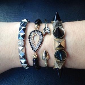 Pave Connector w/ Onyx Gemstones Bead Bracelet