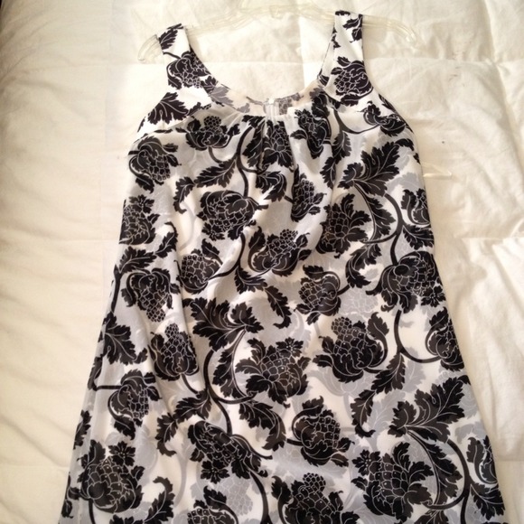 🚫🚫🚫SOLD🚫🚫🚫BNWT WHBM summer/spring dress