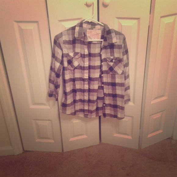 Black and white plaid button down shirt