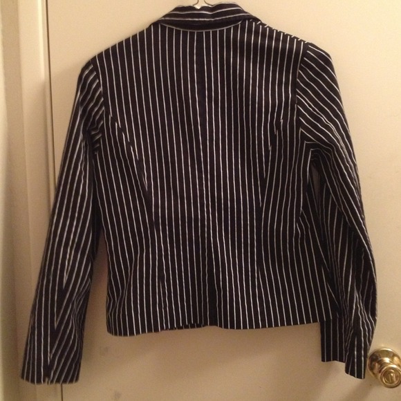 Black with white SOLD IN BUNDLE - Picture 2 of 2