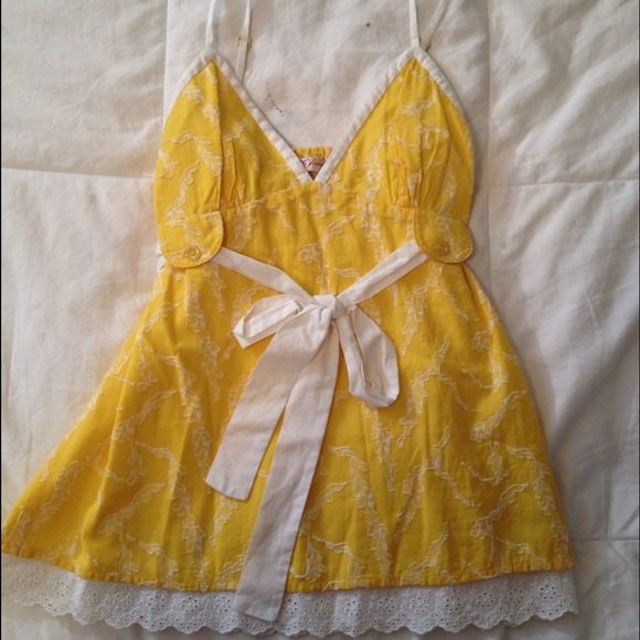 $$$Sold$$$ Guess spaghetti strap tank
