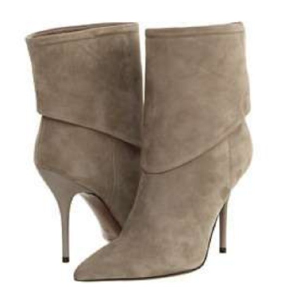 ⭕n hold, Calvin Klein Collection Kavie Stiletto