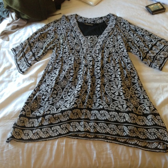 Black and white tunic