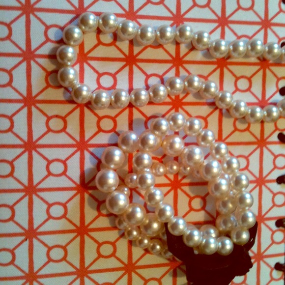 Bundle pearl necklace with matching bracelet set