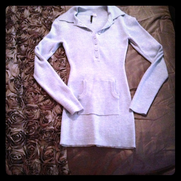 Baby blue top - Picture 1 of 2