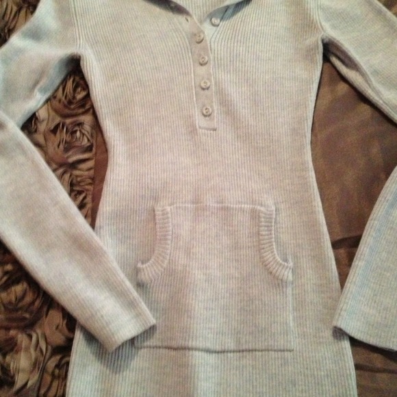 Baby blue top - Picture 2 of 2