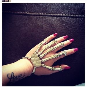 Silver adjustable rings.. Full detail..