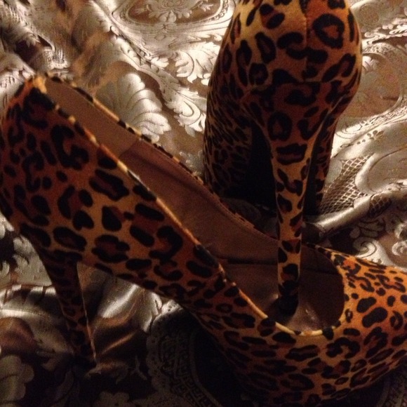 Leopard Platform Pump - Picture 4 of 4