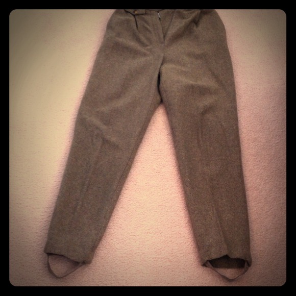 Liz Claiborne Pants - 🌴💐👖Khaki color pants👖💐🌴