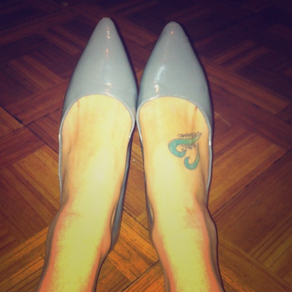 Pointy toe flats! - Picture 1 of 3