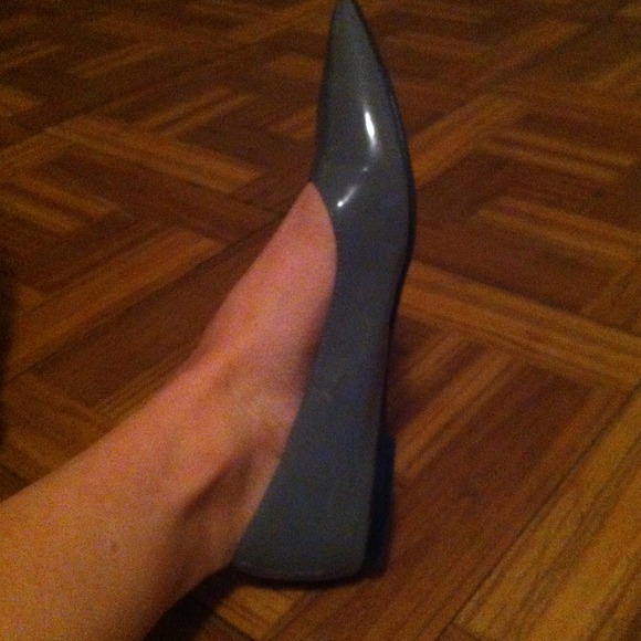 Pointy toe flats! - Picture 2 of 3