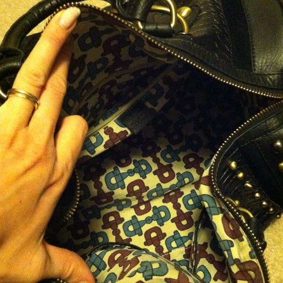 Super hot purse! - Picture 4 of 4