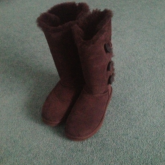 tall bailey button brown uggs size 7