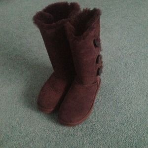 tall bailey button brown uggs size 7